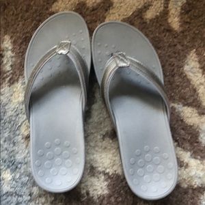 Vionic Flip Flops Silver Pewter with  Arch Support